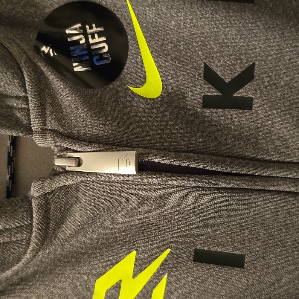 NIKE BOYS GRAY ZIPPERED HOODIE SIZE SMALL - Picture 9 of 14